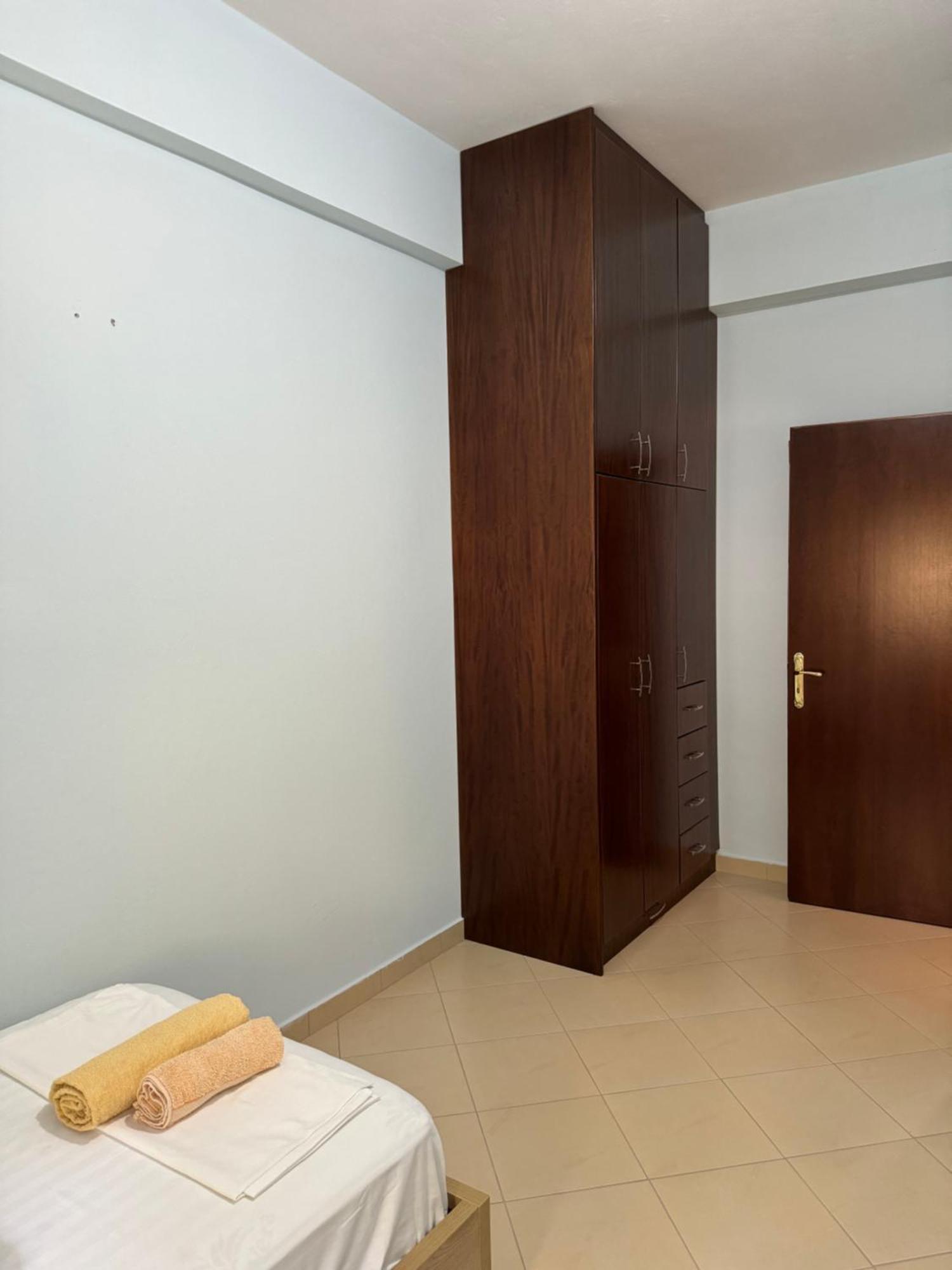 סרנדה L.T. Apartment 5Th Street מראה חיצוני תמונה