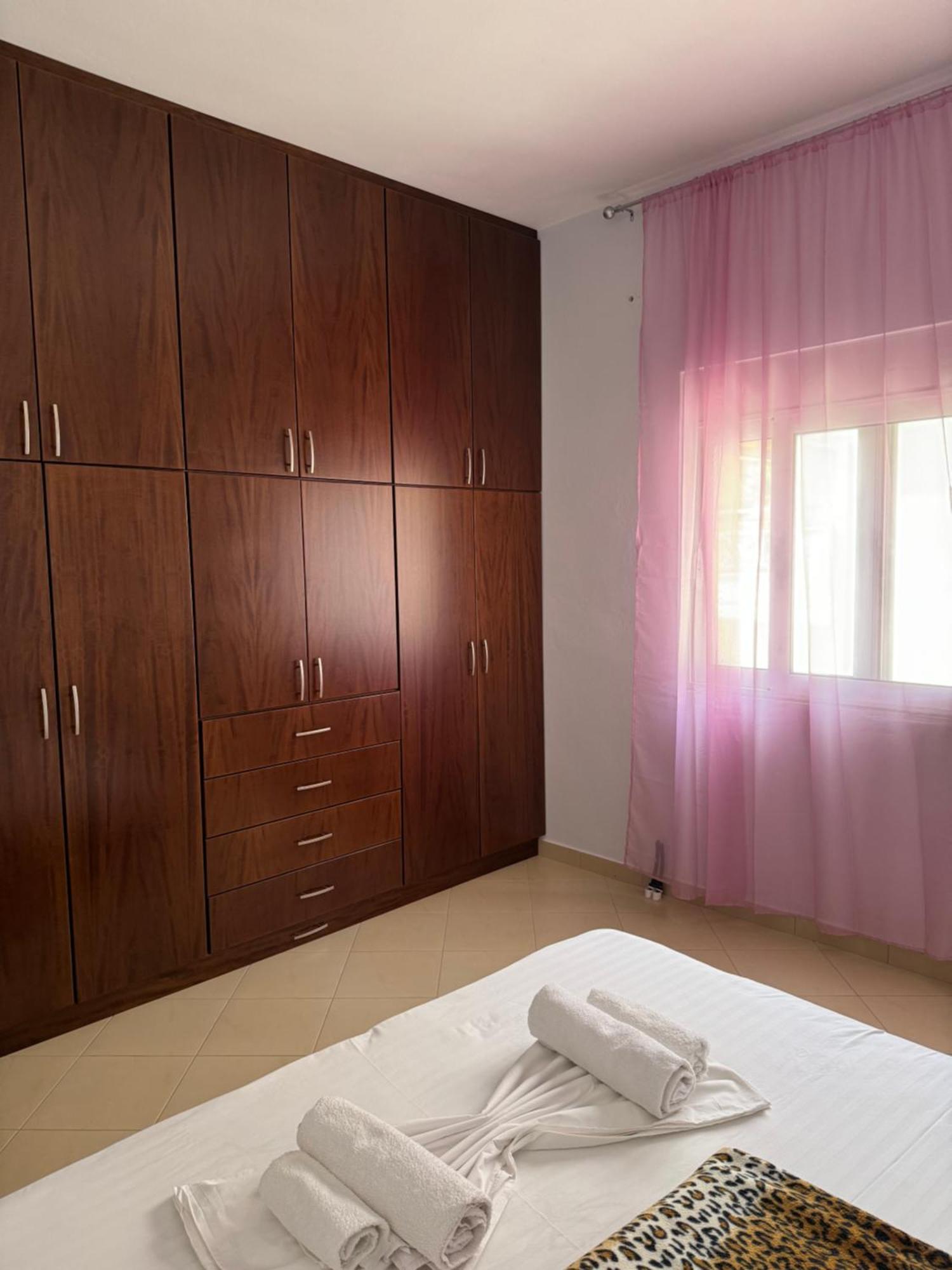 סרנדה L.T. Apartment 5Th Street מראה חיצוני תמונה